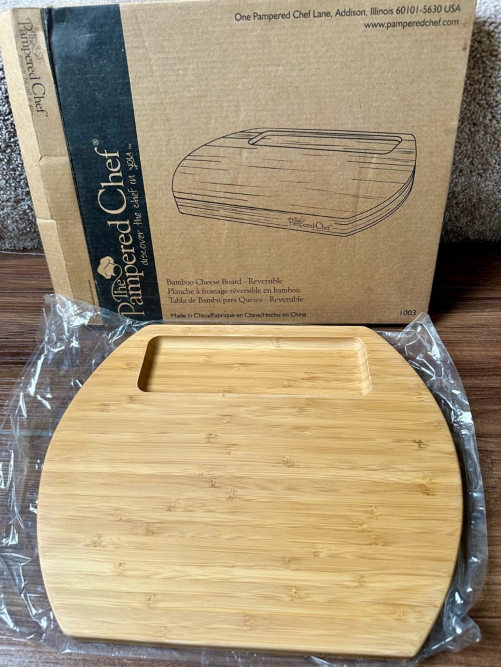 NEW Pampered Chef Bamboo Reversible Cheese Board 1003 Serving Tray